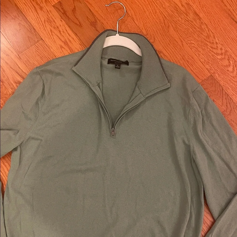 Banana Republic‎ Men's Sage Green Zip-Up Sweater